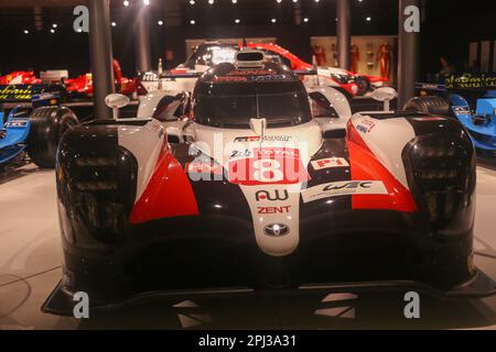 Cayes, Spanien. 30. März 2023. Cayes, Spanien, 30. März 2023: Der Toyota TS050 Hybrid, mit dem er 2019 während eines Besuchs im Fernando Alonso Museum am 30. März 2023 im Fernando Alonso Museum and Circuit in Caies, Spanien, FIA-Weltmeisterin wurde. Kredit: Alberto Brevers/Alamy Live News (Foto: Alberto Brevers/Pacific Press) Stockfoto