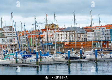 A Coruna, Spanien, 11. Juni 2022: Blick auf den Hafen Von A Coruna, Spanien. Stockfoto