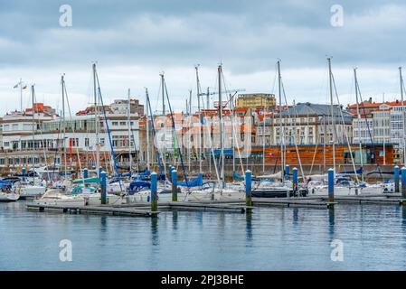 A Coruna, Spanien, 11. Juni 2022: Blick auf den Hafen Von A Coruna, Spanien. Stockfoto