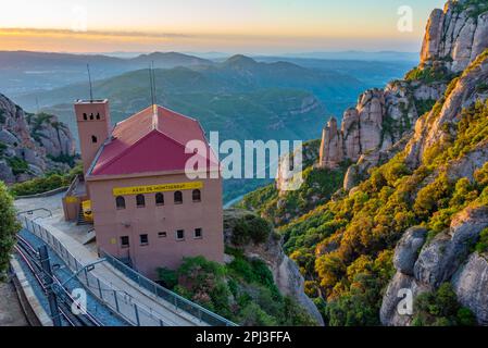 Montserrat, Spanien, 29. Mai 2022: Standseilbahn aus der Abtei Santa Maria de Montserrat in Spanien. Stockfoto