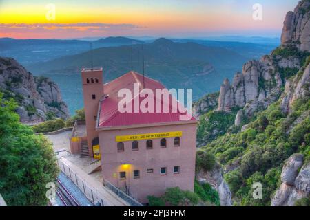 Montserrat, Spanien, 29. Mai 2022: Standseilbahn aus der Abtei Santa Maria de Montserrat in Spanien. Stockfoto