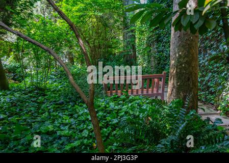 Pubol, Spanien, 26. Mai 2022: Garten in Castell Gala Dali de Pubol. Stockfoto