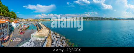 San Sebastian, Spanien, 2. Juni 2022: Yachthafen im spanischen Hafen San Sebastian, Spanien. Stockfoto