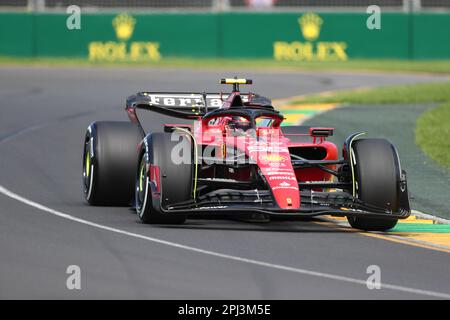 Albert Park, Melbourne, Victoria, Australien. 31. März 2023. FIA Formel-1-Weltmeisterschaft 2023 – Formel-1-Rolex-Grand-Prix in Australien – Carlos Sainz Jr. aus Spanien auf der (55) Scuderia Ferrari SF23 während der FIA Formel-1-Weltmeisterschaft 2023 – Bildgutschrift: brett keating/Alamy Live News Stockfoto