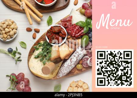 QR-Code für kontaktloses Menü scannen. Set aus verschiedenen köstlichen Vorspeisen serviert auf weißem Holztisch, flach liegend Stockfoto