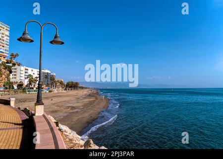 Torremolinos Spanien Strand von Playa del Bajondillo Andalusia Costa del Sol Stockfoto