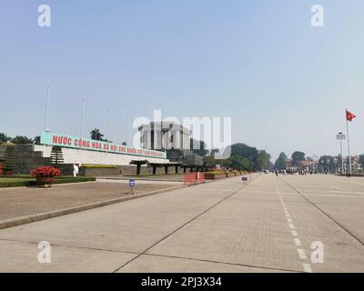 Hanoi, Vietnam. 27. Februar 2023. Das Ho-Chi-Minh-Mausoleum am Ba-Dinh-Platz. Kredit: Alexandra Schuler/dpa/Alamy Live News Stockfoto