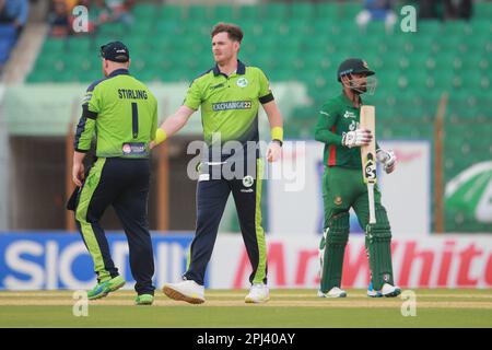 Litton Kumar das schlägt beim dritten T20I. Spiel gegen Irland im Zahur Ahmed Chowdhury Stadium, Sagorika, Chattogram, Bangladesch. Stockfoto