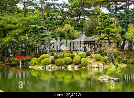 Blick auf den Shukkeien-Garten in Hiroshima, Japan Stockfoto