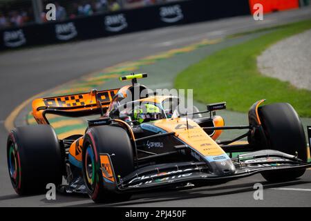 Melbourne, Australien, 31. März 2023. Lando Norris (4) fährt für das McLaren F1 Team während der Formel 1 beim australischen Formel 1 Grand Prix am 31. März 2023 auf der Melbourne Grand Prix Circuit in Albert Park, Australien. Kredit: Dave Hewison/Speed Media/Alamy Live News Stockfoto