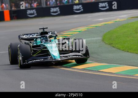 Melbourne, Australien, 31. März 2023. Lance Walk (18 km): Fahrt für das Aston Martin Aramco Cognizant F1 Team während der Formel-1-Übung beim australischen Formel-1-Grand Prix am 31. März 2023 auf der Melbourne Grand Prix Circuit in Albert Park, Australien. Kredit: Dave Hewison/Speed Media/Alamy Live News Stockfoto