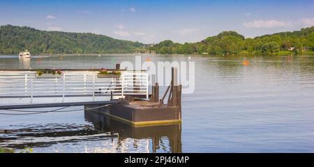 Pier in der Ruhr bei Essen, Deutschland Stockfoto