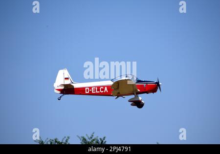 Deutschland, Oberbayern, Schleissheim - Fly-in (Flugtag) 4.-5. Juli 2015. D-ELCA (c/n ab.434) Göbel CP.301S Smaragd (Piel CP-30 Emeraude). Stockfoto