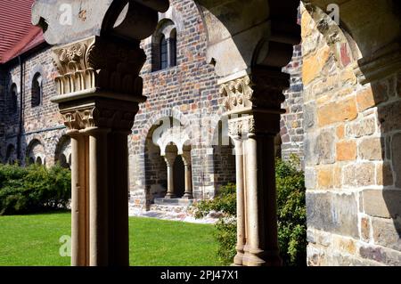 Deutschland, Sachsen-Anhalt, Magdeburg: Klöster des Klosters Unser Lieben Frauen (Kloster der Lieben Frau) aus den Jahren 1129-1200, in denen die Romanik gezeigt wird Stockfoto