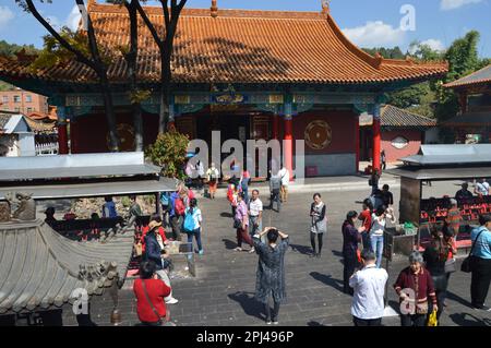 Volksrepublik China, Provinz Yunnan, Kunming: Der buddhistische Tempel Yuantong ist der größte in der Stadt und reicht über 1000 Jahre zurück. Stockfoto