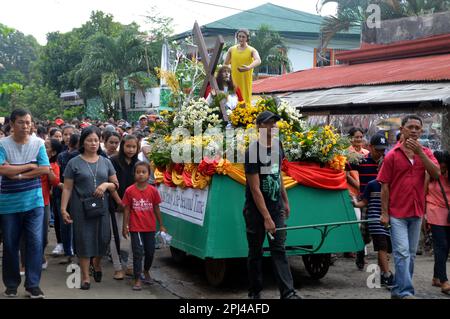 Philippinen, Samar Island, Calbayog City: Osterprozession der katholischen Kirche am Karfreitag. Stockfoto