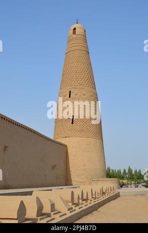 Volksrepublik China, Provinz Xinjiang, Turpan: Das Emin-Minarett grenzt an die Uigurische Moschee in Turpan. Erbaut im Jahr 1777, ist es 44 Meter hoch, Stockfoto