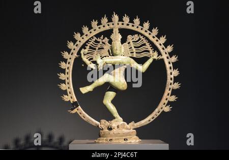 Schweiz, Zürich: Rietberg-Museum: Shiva Nataraja, die tanzende Shiva, ein Bronzetempel aus Tamil Nadu, Indien. Chola-Dynastie, 12. Cent Stockfoto