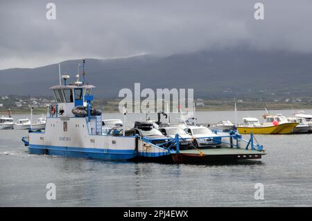 Irland, County Kerry, Valentia Island: Die Autofähre vom Festland. Stockfoto