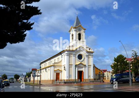 Chile, Puerto Natales: Die Kathedrale von Maria Auxiliadora Stockfoto