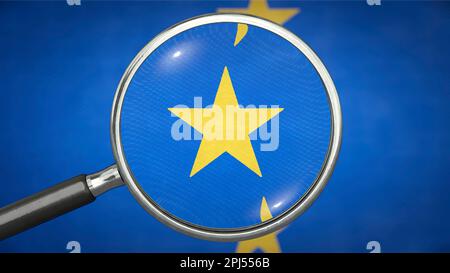 Vergrößerungsglas vergrößert den Stern auf der EU-Flagge - Transparenz in der EU Stockfoto