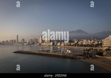 Skyline von Benidorm, Sonnenuntergang, Alicante, Spanien Stockfoto