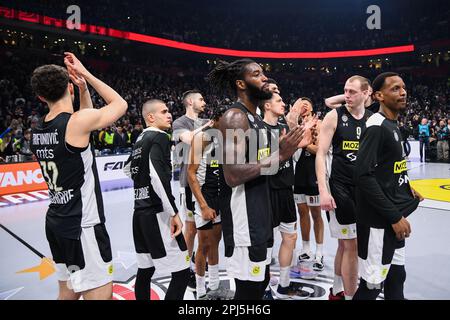 Belgrad, Serbien, 28. März 2023. Die Spieler von Partizan Mozzart Bet Belgrad applaudieren den Fans während des EuroLeague-Spiels der Turkish Airlines 2022/2023 zwischen Partizan Mozzart Bet Belgrad und dem FC Barcelona in der stark Arena in Belgrad, Serbien. 28. März 2023. Kredit: Nikola Krstic/Alamy Stockfoto