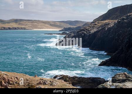 Blick zurück in Richtung Farr Bay von der Landzunge nahe Bettyhill, Highland, Schottland Stockfoto