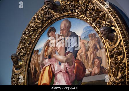 Michelangelos „Doni Tondo“ in den Uffizien, Florenz, Italien Stockfoto