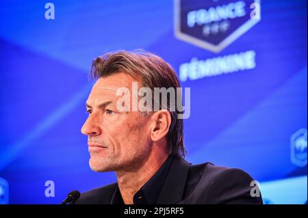 Paris, Frankreich, Frankreich. 31. März 2023. Herve RENARD anlässlich der Pressekonferenz zur Vorstellung des neuen Trainers der französischen Frauenmannschaft am 31. März 2023 im Sitz des französischen Fußballverbands in Paris, Frankreich. (Kreditbild: © Matthieu Mirville/ZUMA Press Wire) NUR REDAKTIONELLE VERWENDUNG! Nicht für den kommerziellen GEBRAUCH! Stockfoto