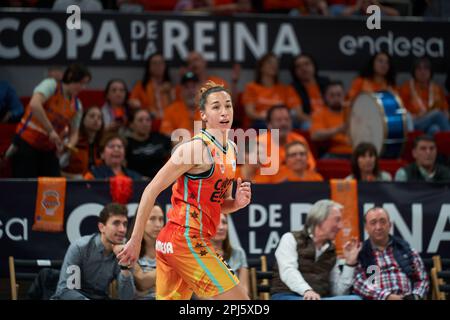 Saragossa, Spanien. 30. März 2023. Queralt Casas of Valencia Basket in Aktion während des Quarterfinals des Queen's Cup zwischen Valencia Basket und Movistar Estudiantes im Pavilion Principe Felipe. Endstand: Valencia Basket 69:56 Movistar Estudiantes. Kredit: SOPA Images Limited/Alamy Live News Stockfoto