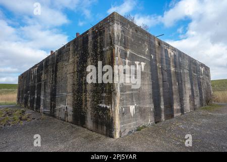 Batterie Fiemel. Deutscher Bunker aus dem Zweiten Weltkrieg. Stockfoto