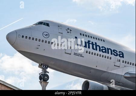 Flugzeuge und Raumfahrzeuge aus dem Speyer Technik Museum Flugzeuge und Space Shuttle Buran-Technik Museum Speyer Stockfoto