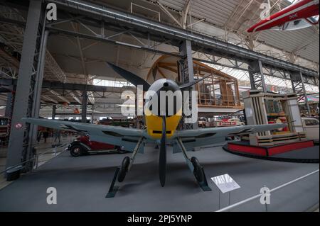 Flugzeuge und Raumfahrzeuge aus dem Speyer Technik Museum Flugzeuge und Space Shuttle Buran-Technik Museum Speyer Stockfoto