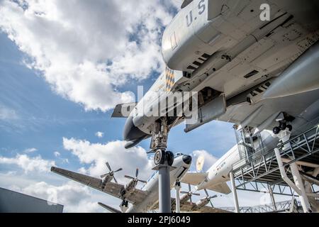 Flugzeuge und Raumfahrzeuge aus dem Speyer Technik Museum Flugzeuge und Space Shuttle Buran-Technik Museum Speyer Stockfoto