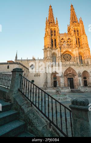 Sonnenuntergang in der Kathedrale von Burgos, Spanien. Stockfoto