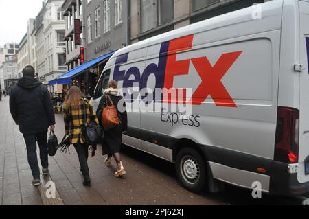 Kopenhagen /Dänemark/31. März 2023/Personen Spaziergang im Fedex Express Delivry Van in der danischen Hauptstadt Kopenhagen Dänemark. (Foto: Francis Joseph Dean/Dean Pictures) Stockfoto