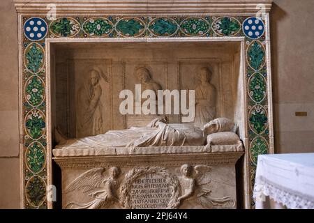 Luca della Robbia, Grab des Bischofs Benozzo Federighi (ca. 1455) in der Kirche Santa Trinita, Florenz Stockfoto