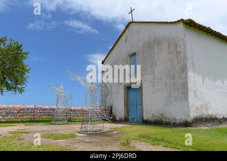 Porto Seguro, BA, Brasilien - 03. Januar 2023: Kapelle von Sao Benedito im historischen Zentrum von Porto Seguro. Stockfoto