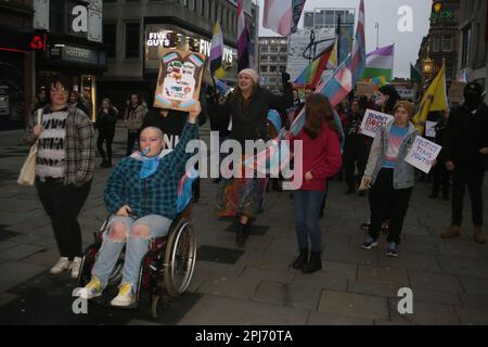 Newcastle Upon Tyne, Großbritannien, 31. März 2023, Transgender Day of Visibility, Transgender, Non-binary and Gender Diversity people celebrating their visibility, Credit:DEWAlamy Live News Stockfoto