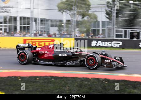 Melbourne, Australien. 31. März 2023. Zhou Guanyu aus China fährt während des Trainings den (24) Alfa Romeo F1 C43 Ferrari vor dem Grand Prix F1 von Australien auf der Albert Park Grand Prix-Strecke. Kredit: SOPA Images Limited/Alamy Live News Stockfoto