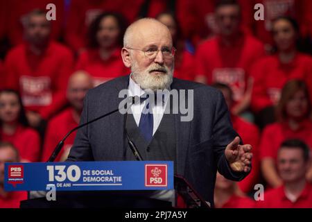 Bukarest, Rumänien. 31. März 2023: Frans Timmermans, erster Vizepräsident der Europäischen Kommission, spricht auf der von der Sozialdemokratischen Partei und den Aktivisten der SPE in Rumänien organisierten Veranstaltung anlässlich der Feier des 130-jährigen Bestehens der ersten rumänischen sozialdemokratischen Partei. Kredit: Lucian Alecu/Alamy Live News Stockfoto