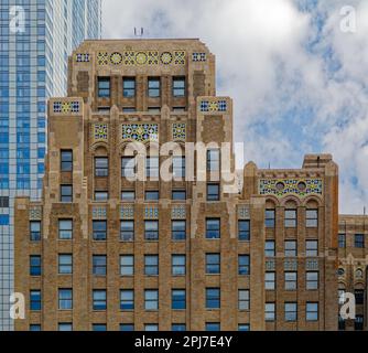 Post Towers, ein Umbau von Büro zu Wohnraum, ist die ehemalige Heimat der New York Evening Post im Art déco-Stil. Stockfoto