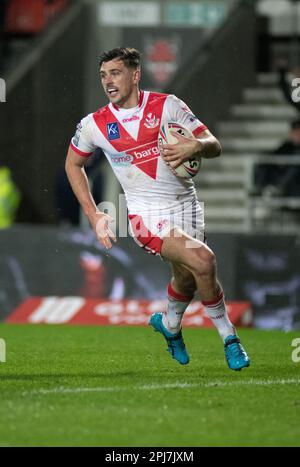 St. Helens, Merseyside, England, 31. März 2023. St Helens Lewis Dodd holt sich seinen Versuch während des St. Helens Rugby Football Club V Wakefield Trinity Rugby League Football Club im Totally Wicked Stadium, der Betfred Super League (Abbild: ©Cody Froggatt/Alamy Live News) Stockfoto