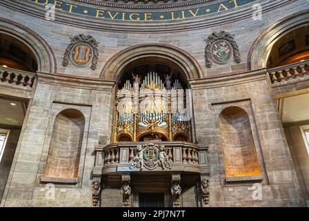 Kopenhagen, Dänemark - 13. September 2010: Orgelaufnahme der Frederiks-Kirche im Kreis unter der großen Kuppel Stockfoto