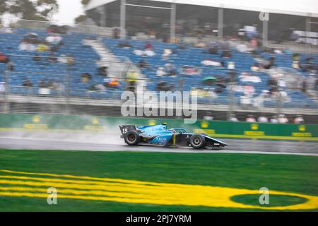 Melbourne, Australien. 31. März 2023. Amaury Cordeel aus Belgien und das Invicta Virtuosi Racing Team während der Qualifizierung für die Albert Park Grand Prix-Strecke F2 in Melbourne. Kredit: SOPA Images Limited/Alamy Live News Stockfoto