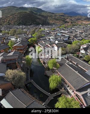 Blick aus der Vogelperspektive auf die Altstadt von Shuhe in Yunnan, China Stockfoto