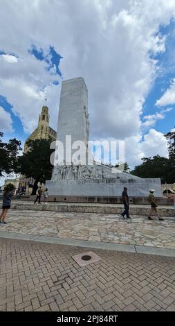 Das Alamo ist eine ehemalige Mission und berühmte historische Stätte in San Antonio, Texas, wo während der texanischen Revolution im Jahr 1836 eine entscheidende Schlacht stattfand. Stockfoto