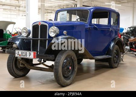 ST. PETERSBURG, RUSSLAND - 29. MÄRZ 2023: Opel 1,2 Liter Limousine (12B/12C) Nahaufnahme. Museum der Retro-Autos im Einkaufs- und Unterhaltungskomplex ' Stockfoto