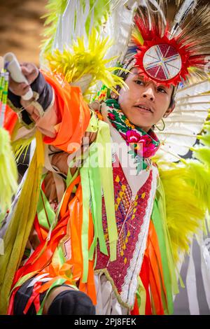 Lakota Sioux Indianer-Stammestanz im Crazy Horse Memorial, Black Hills, South Dakota, Vereinigte Staaten von Amerika Stockfoto